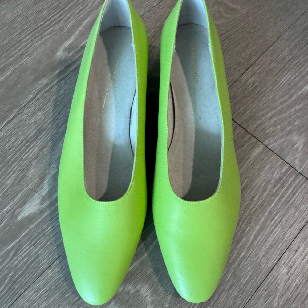 INTENTIONALLY BLANK Lime Green Kitten Heels Size 9